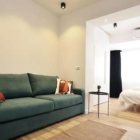 Lina -tia Cozy Studio In Shopping District * Tirana