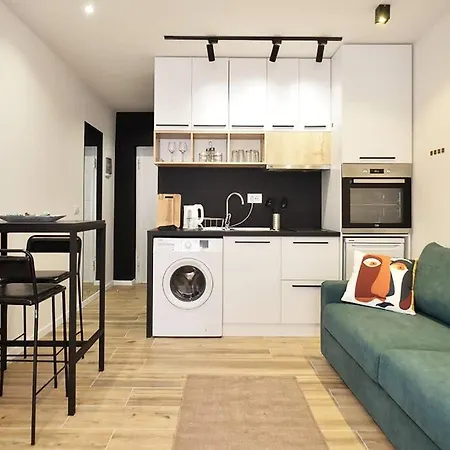 Lina -tia Cozy Studio In Shopping District Apartment Tirana